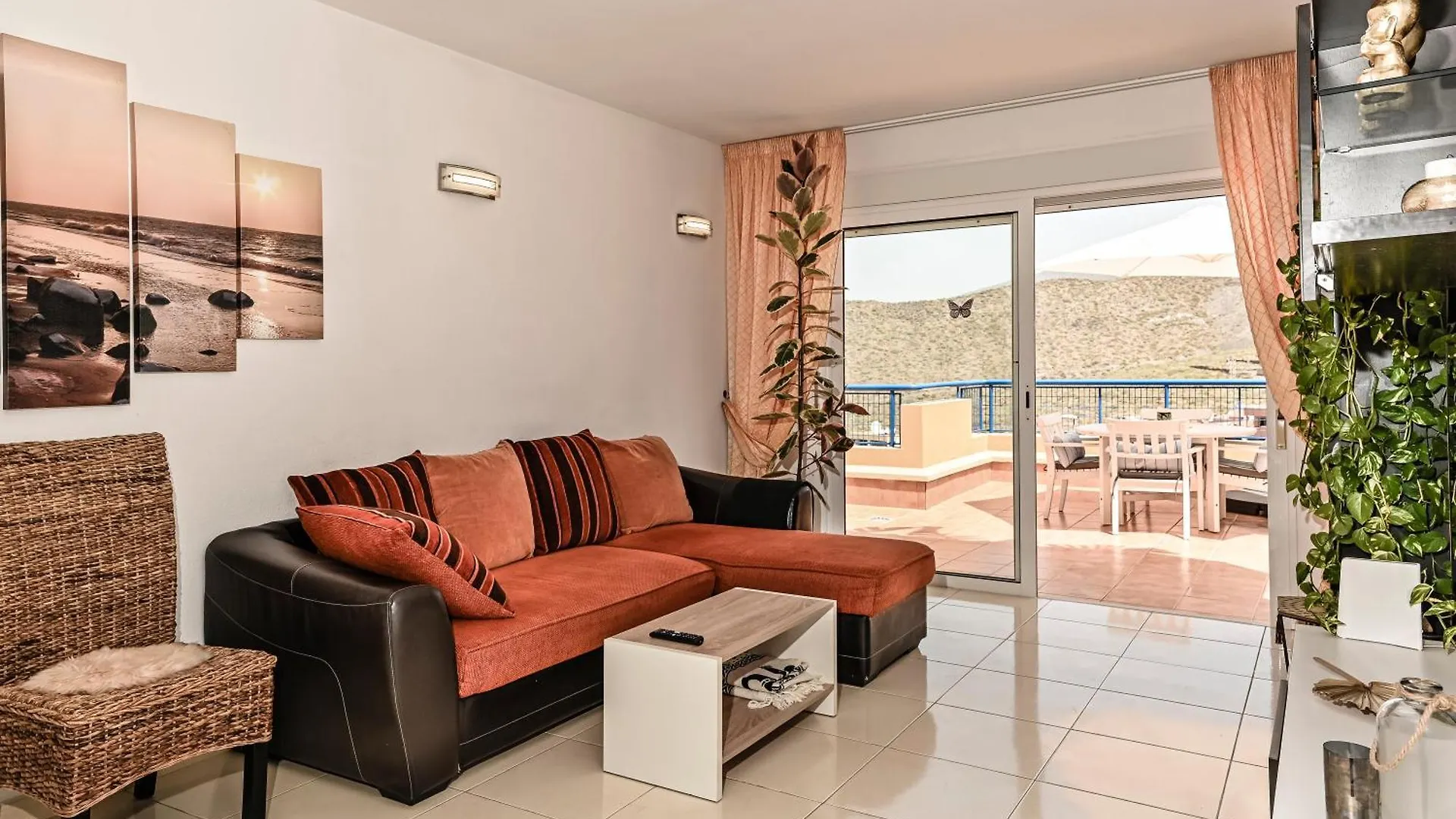 Cozy 2 Bedroom Apartment In Costa Adeje España